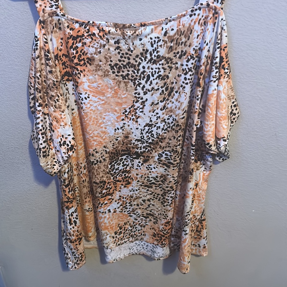 JM Collection leopard like blouse - Picture 4 of 4